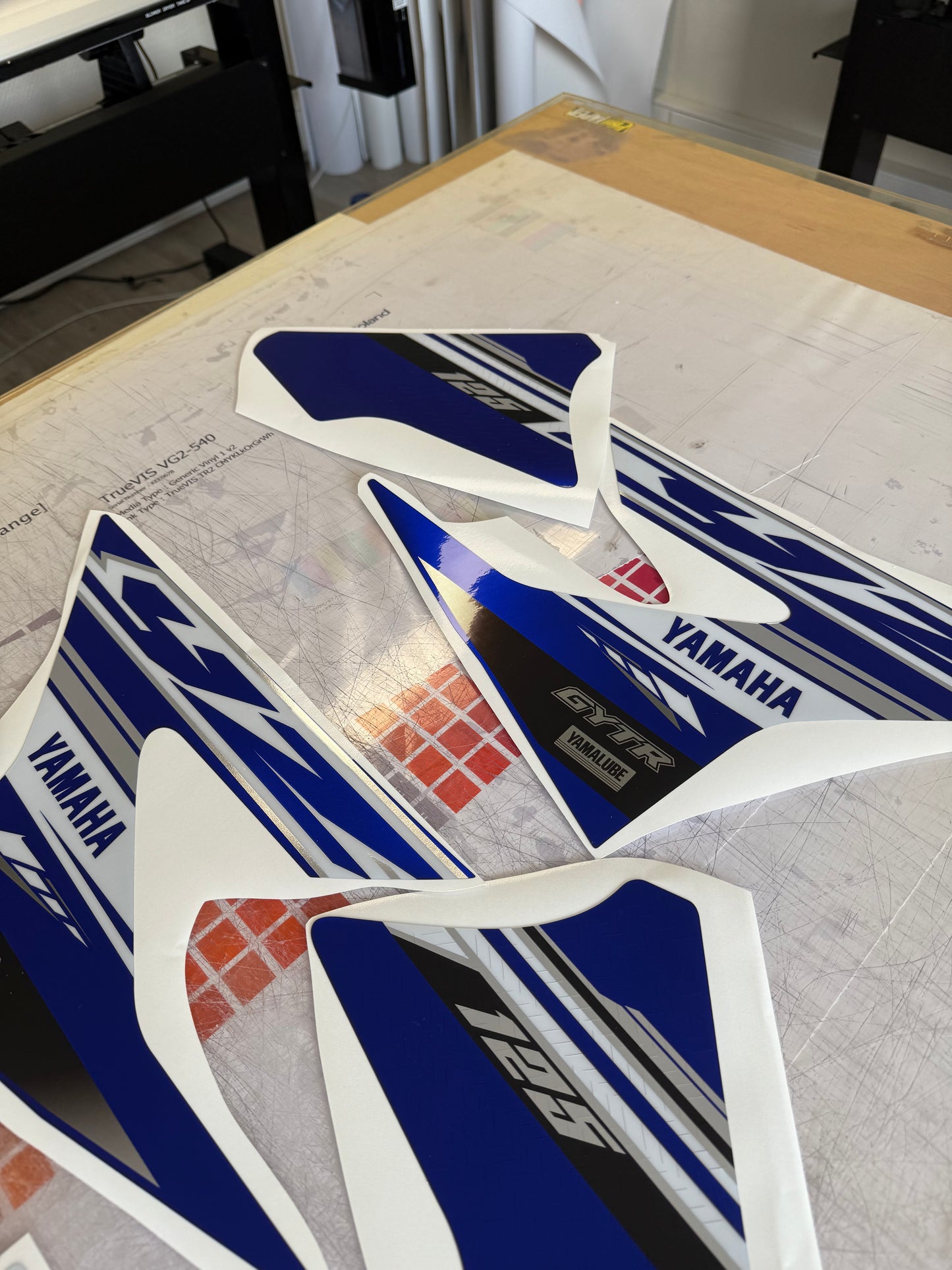 Kit déco 250 yz 2019 origine chrome + blanc