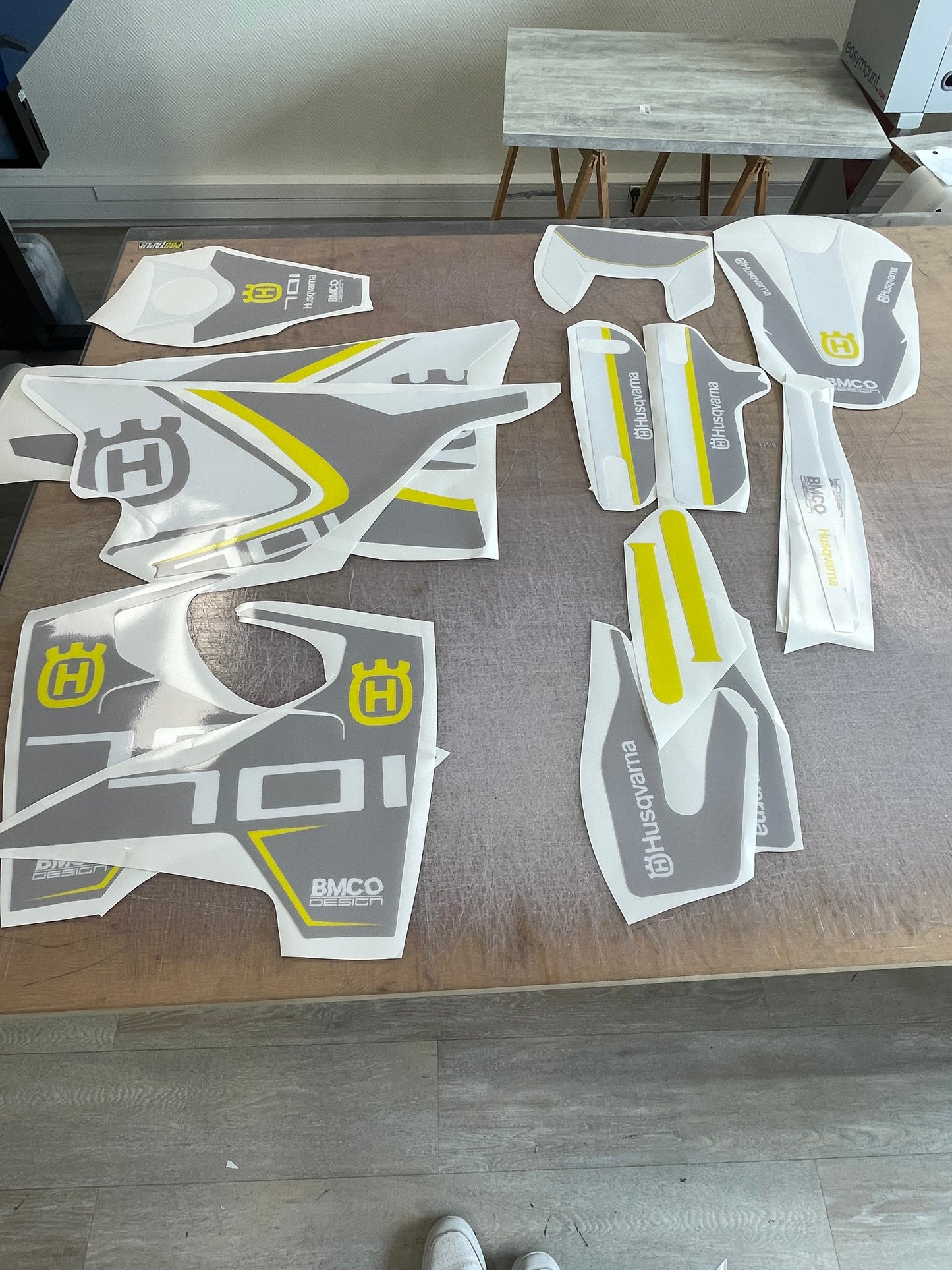 Kit déco 701 husqvarna supermotard blanc gris jaune