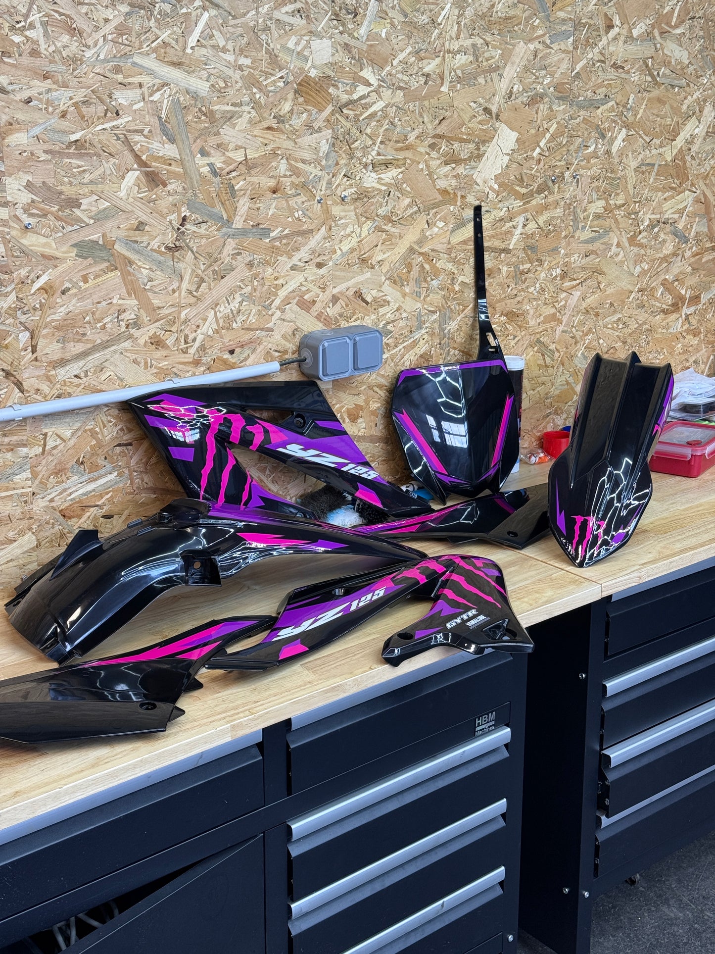 Kit déco uniquement 125 yz 2022+ Monster violet