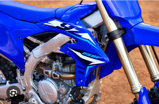 Kit déco Yzf 250 2013 replica 2026 sur fond noir