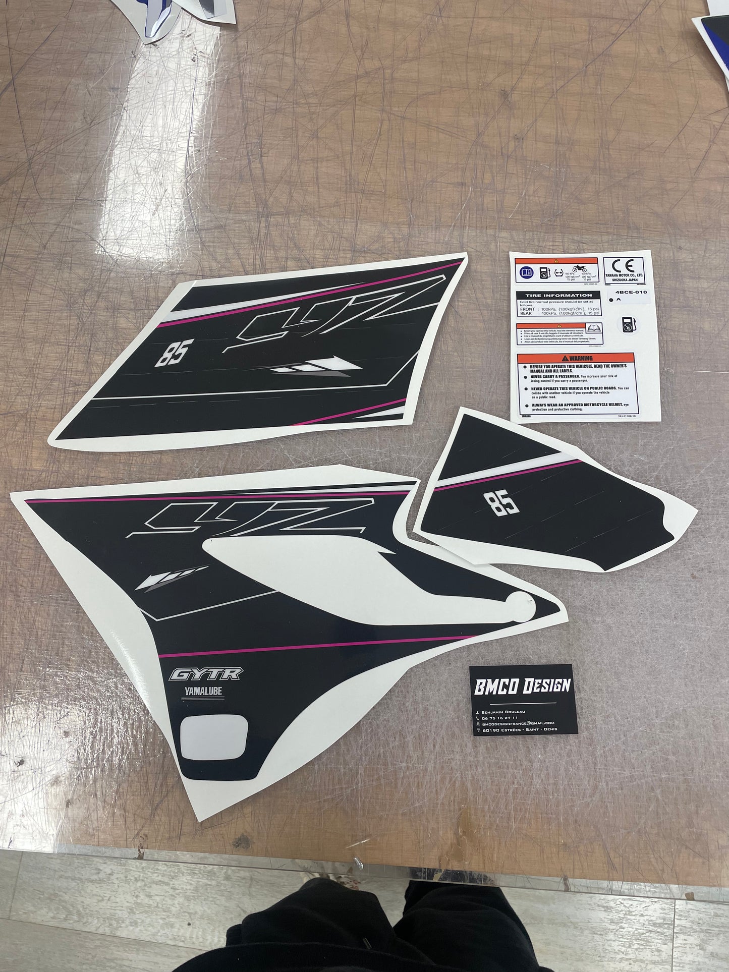 Kit deco 85 yz 2015-2021 noir et rose