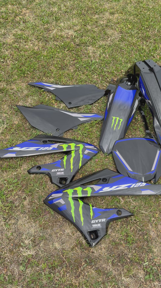 Kit plastique complet  noir + kit déco 125 yz 2025 monster